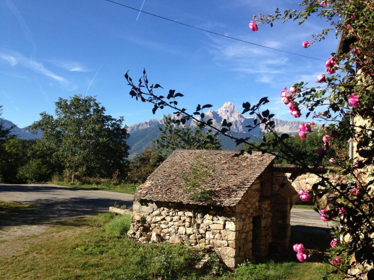 Au Fil Des Saisons Bed and Breakfast Les Cotes de Corps Buitenkant foto